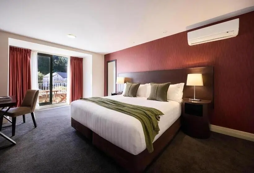 2 Bedroom Premium Apartment with Views, Rendezvous Heritage Hotel Queenstown