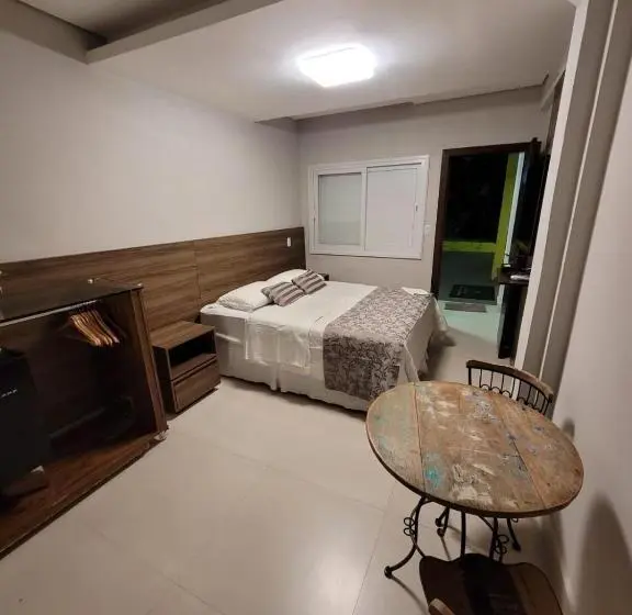 スイート, Pousada Villa Guimaraes
