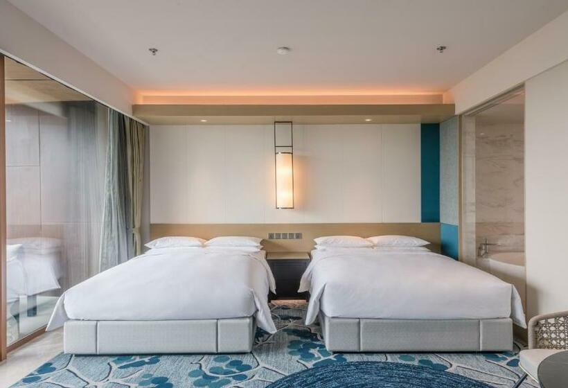 带2个双人床的标准工作室, Renaissance Suzhou Taihu Lake