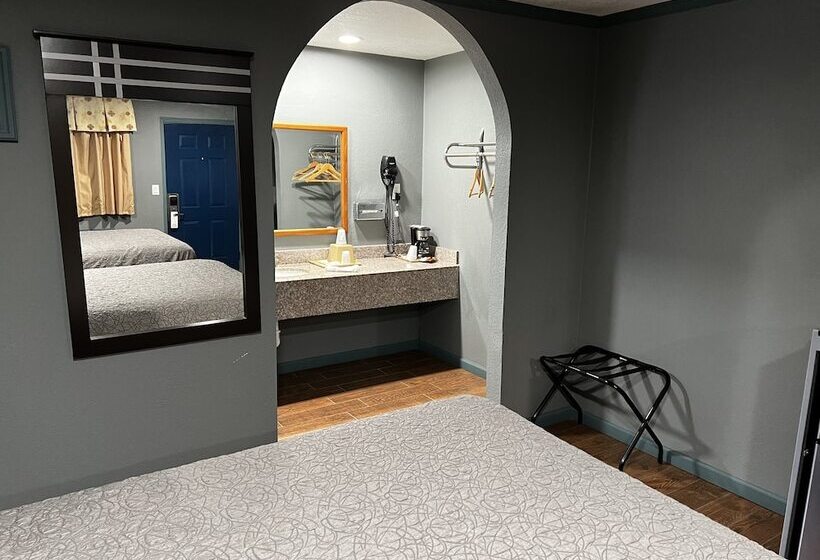 غرفه قياسيه سريرين مزدوجين, Relax Inn Ashdown