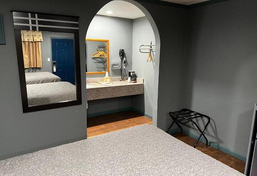 غرفه قياسيه سريرين مزدوجين, Relax Inn Ashdown