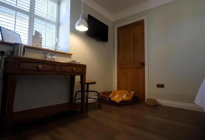 Camera Standard, Thomas Wright House