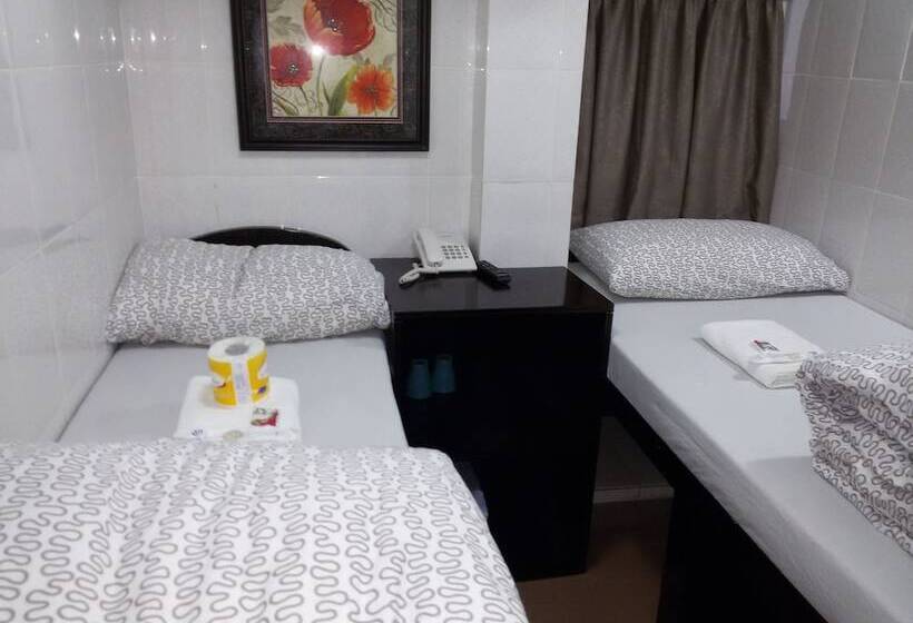 اتاق استاندارد, Tom's Guest House