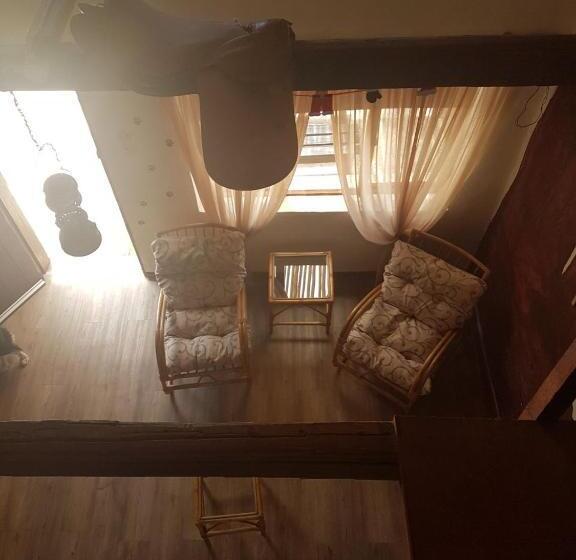 Дом 3 Спальни, Trackers Inn