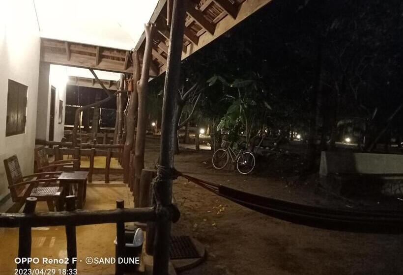اتاق استاندارد, Safasurf Camp   Hostel