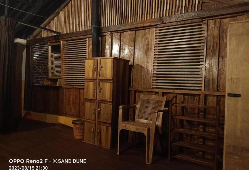تختخواب در اتاق مشترک, Safasurf Camp   Hostel