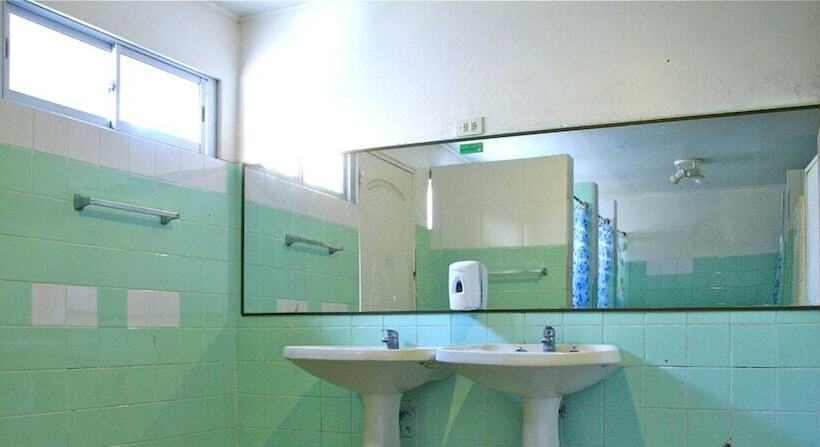 标准三人间, Arica Surf House