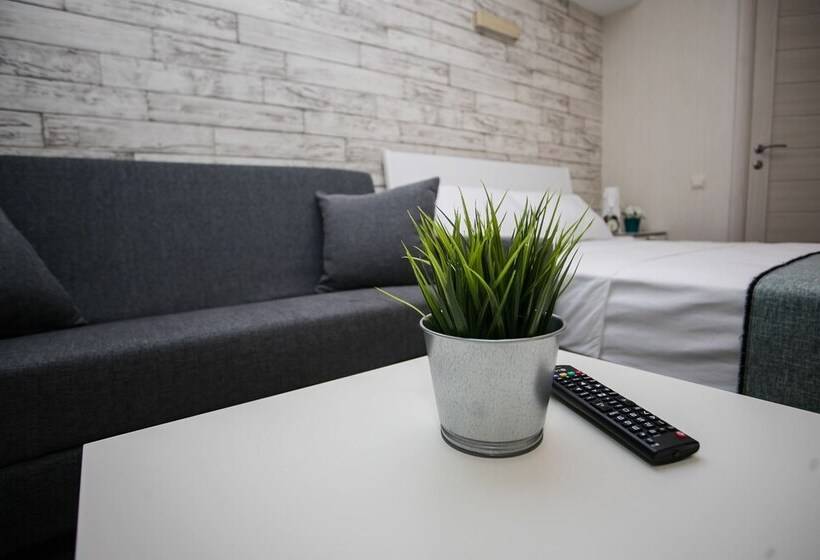 اتاق استاندارد چهار تخته, Station   Hostel