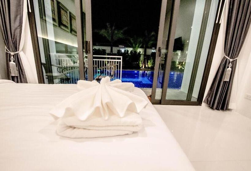 اتاق استاندارد با چشمانداز استخر, Baan Yamoo Ranong