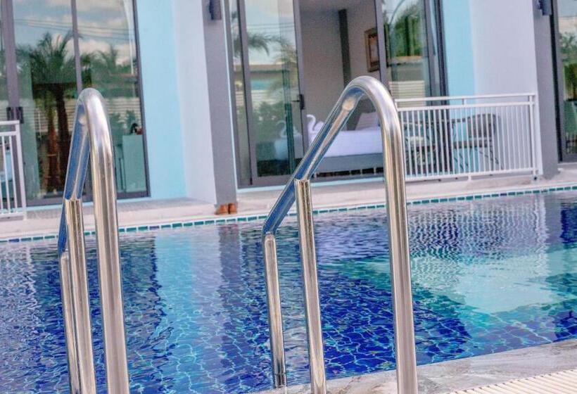 اتاق استاندارد با چشمانداز استخر, Baan Yamoo Ranong