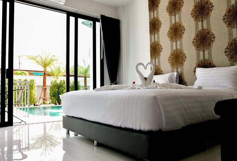 اتاق استاندارد با چشمانداز استخر, Baan Yamoo Ranong