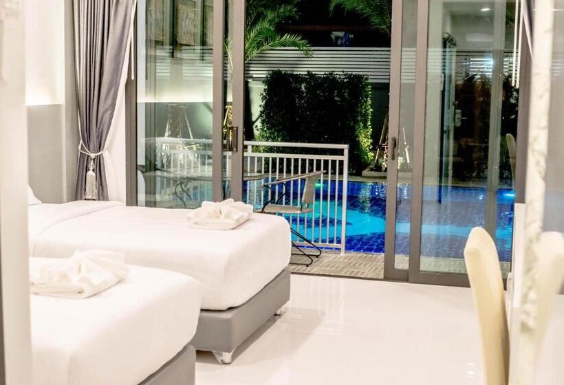 اتاق استاندارد با چشمانداز استخر, Baan Yamoo Ranong