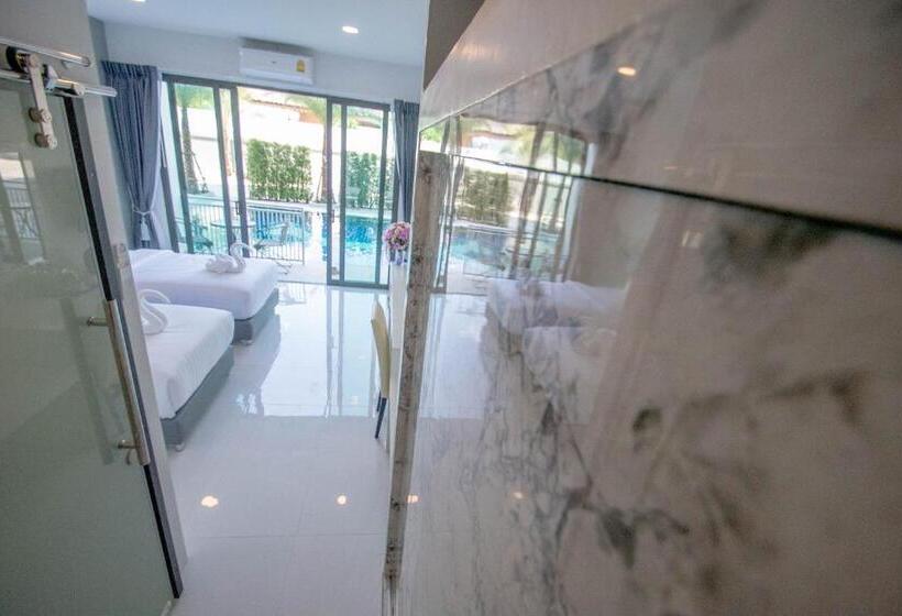 اتاق استاندارد با چشمانداز استخر, Baan Yamoo Ranong