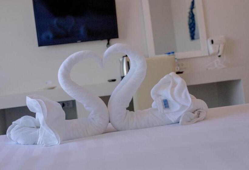 اتاق سوپریور با تخت بزرگ, Baan Yamoo Ranong