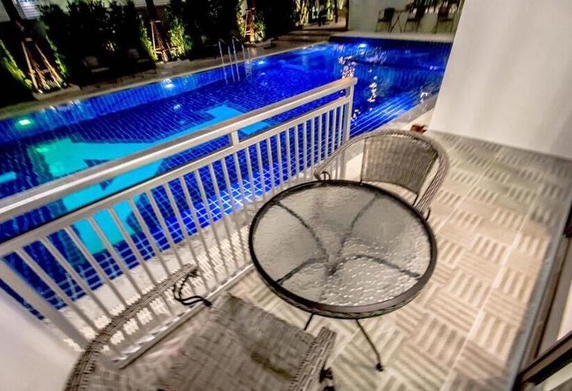 اتاق استاندارد با چشمانداز استخر, Baan Yamoo Ranong