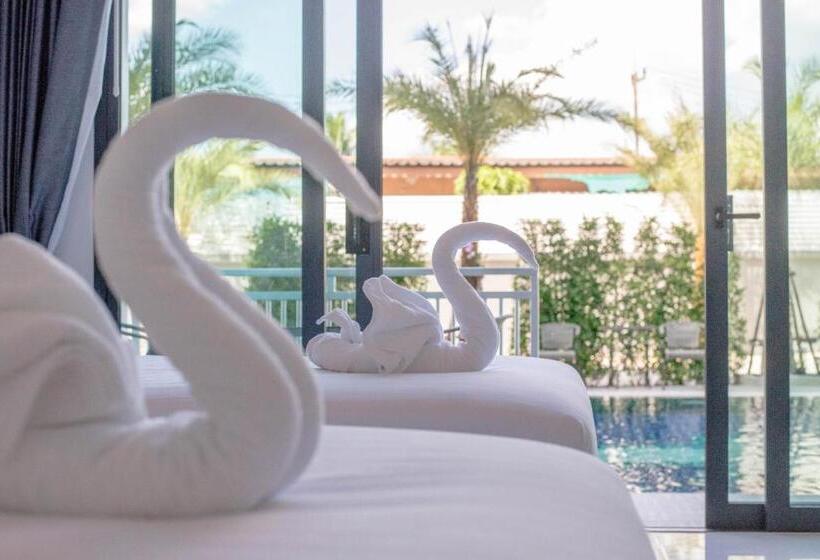 اتاق استاندارد با چشمانداز استخر, Baan Yamoo Ranong