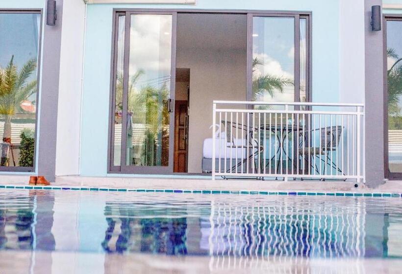 اتاق استاندارد با چشمانداز استخر, Baan Yamoo Ranong