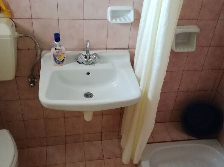 标准工作室, Sausan