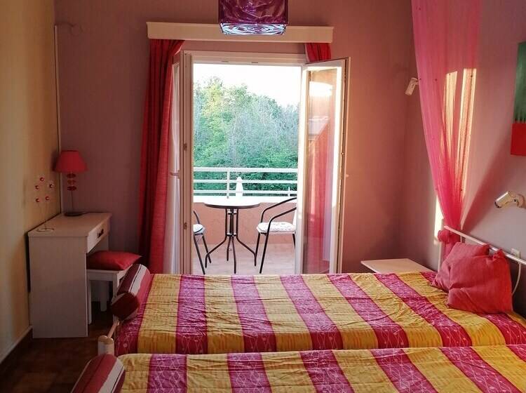 标准工作室, Sausan