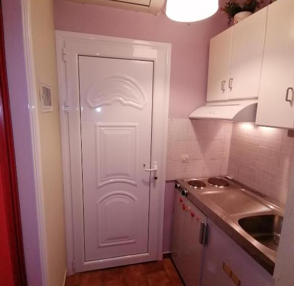 标准工作室, Sausan