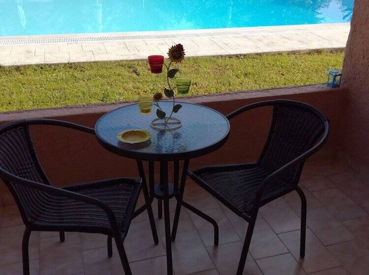 标准工作室, Sausan