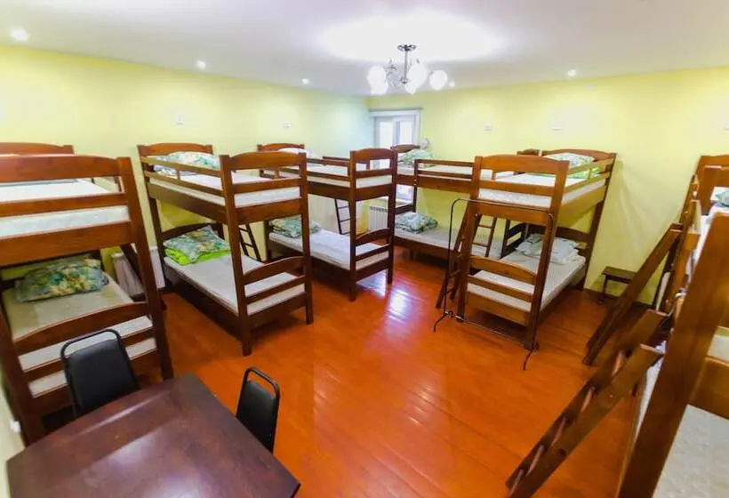 ルームシェアのワンベッド, Hostel U City
