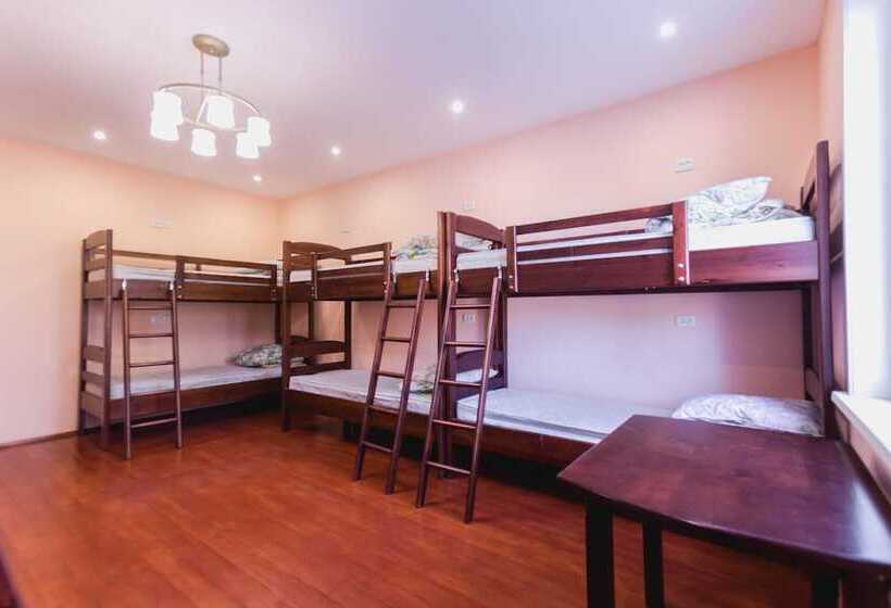 מיטה בחדר משותף, Hostel U City