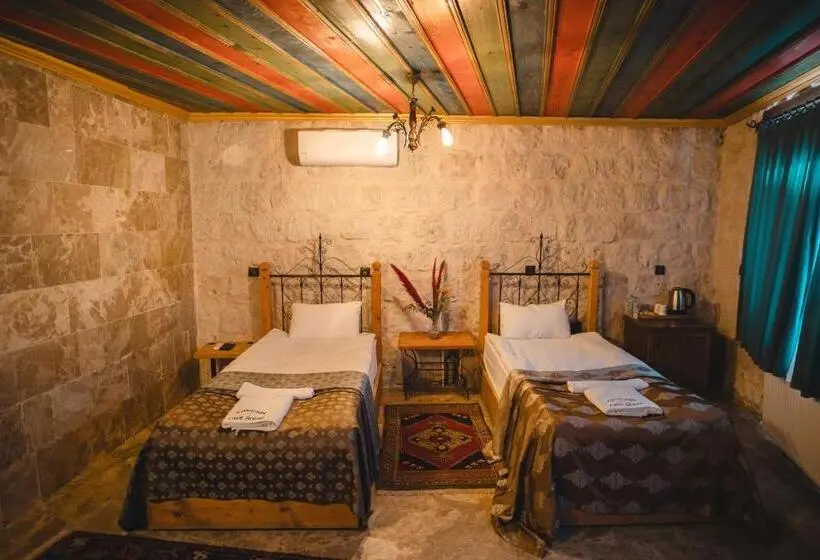 Perhehuone, çavuşin Cave House Cappadocia