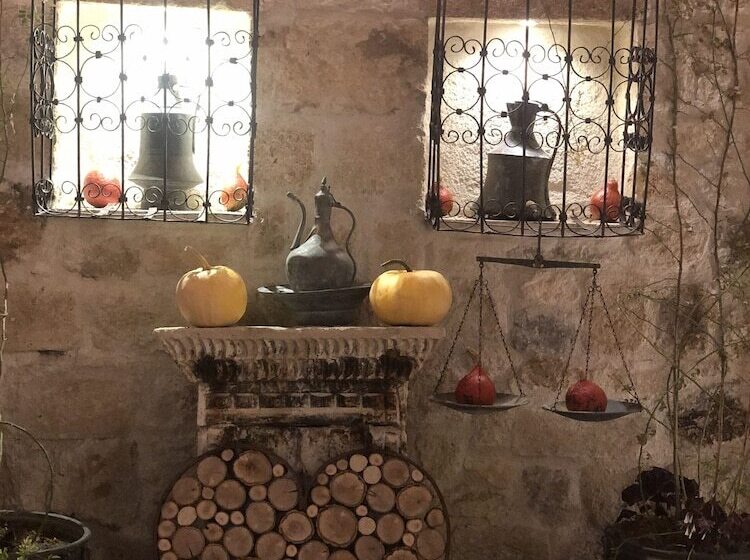 اتاق لوکس, Nostalji̇ Cave Sui̇t