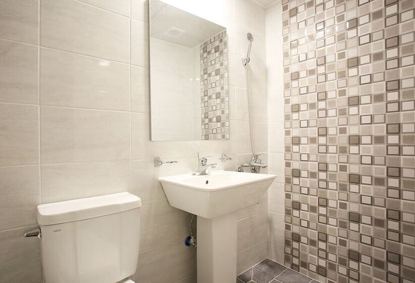 スタンダードルーム, Shine