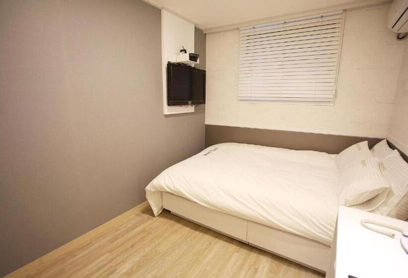 スタンダードルーム, Shine