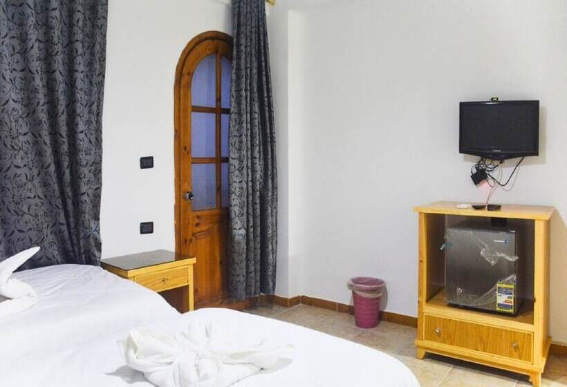 اتاق سوپریور سه تخته, Jimmy Hotel Dahab