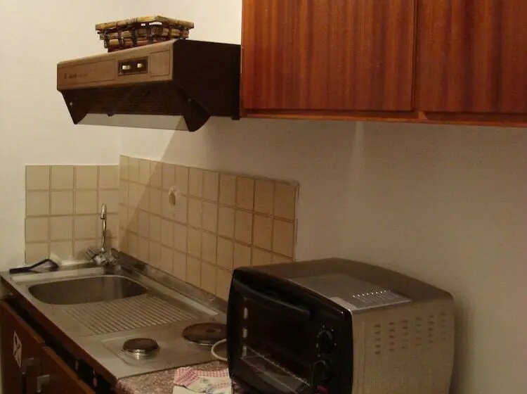 Quarto Triplo Standard Vista Piscina, Elida