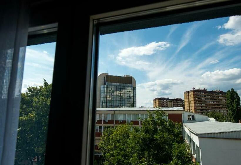 اتاق لوکس, City Inn