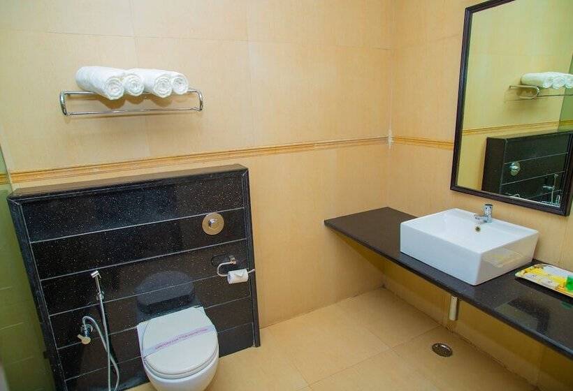 غرفة سوبيريور, Simran