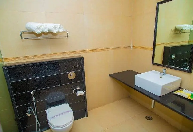 Superior Room, Simran