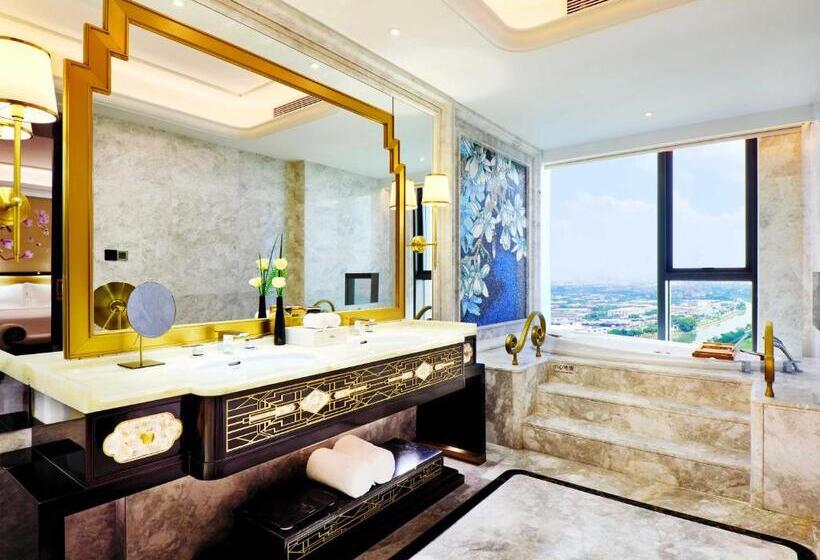 اتاق لوکس با تخت بزرگ, The Yun Hotel Foshan Nanhai