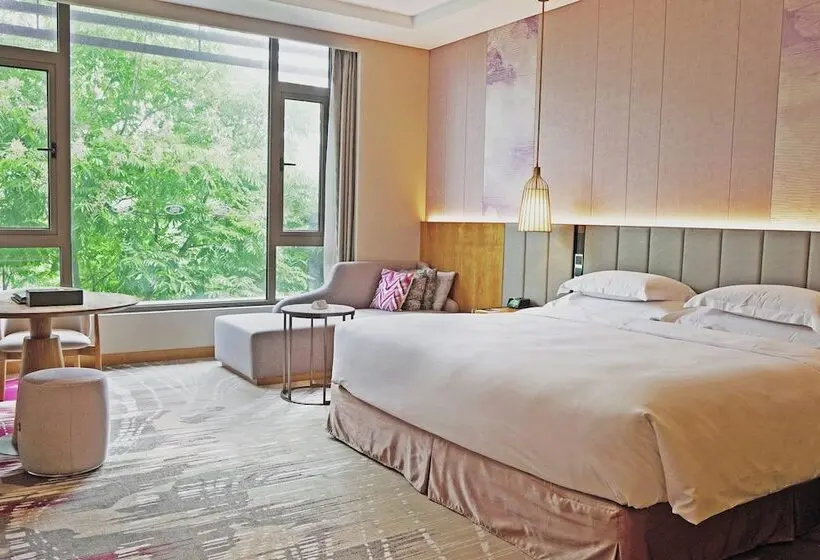 ダブルベッドスタンダードルーム, Crowne Plaza Huzhou By Ihg