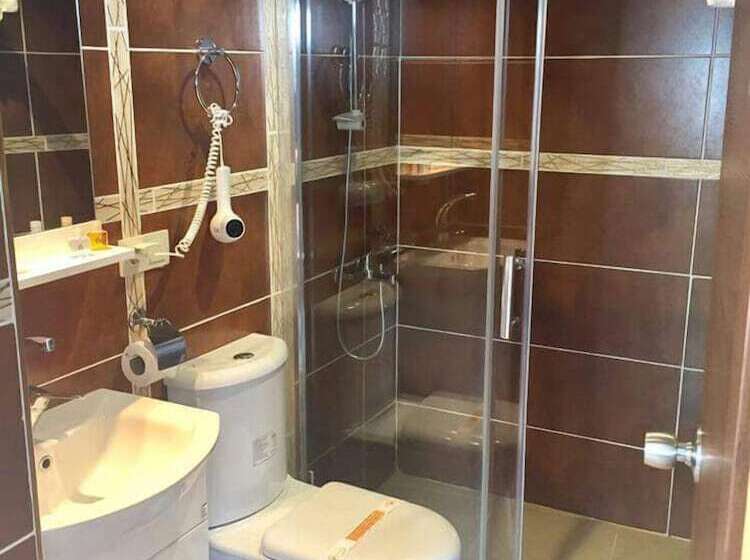 מיטה בחדר משותף, Karyola Otel   Caters To Men