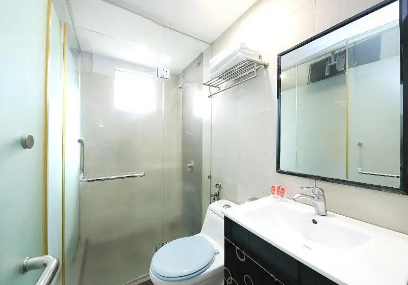 デラックストリプルルーム, Oyo 718 Mr J Hotel Wakaf Che Yeh 1