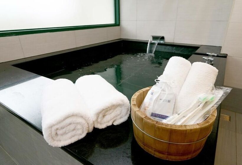 اتاق سوپریور چهار تخته, Onsen Mountain