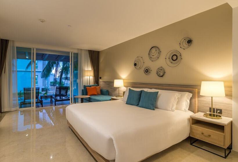 Номер Deluxe с Террасой, Centara Ao Nang Beach Resort & Spa Krabi, Sha Plus