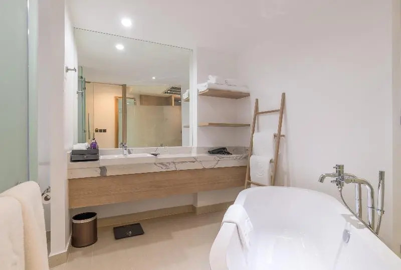 デラックスルーム, Centara Ao Nang Beach Resort & Spa Krabi