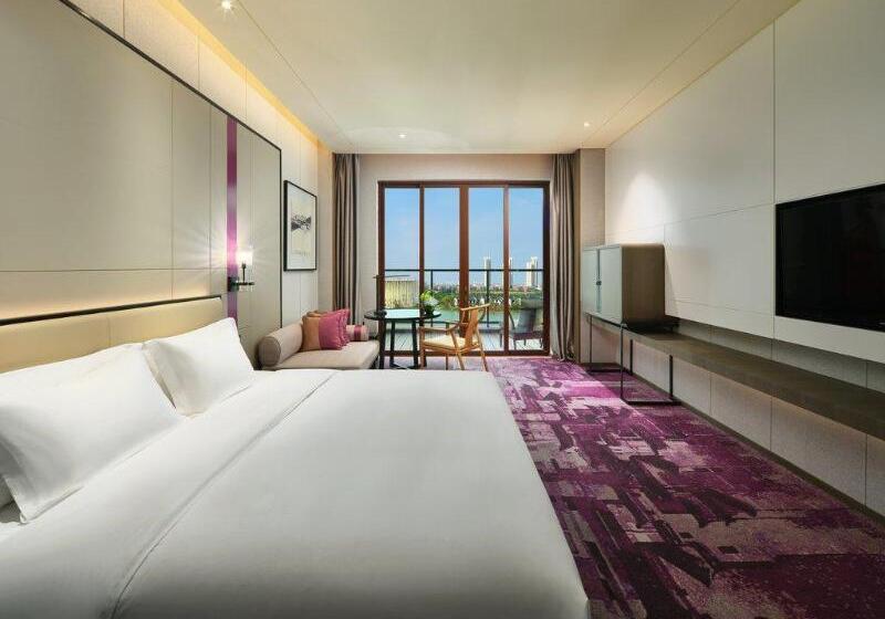 标准间带湖景, Crowne Plaza Wuxi Lake View By Ihg