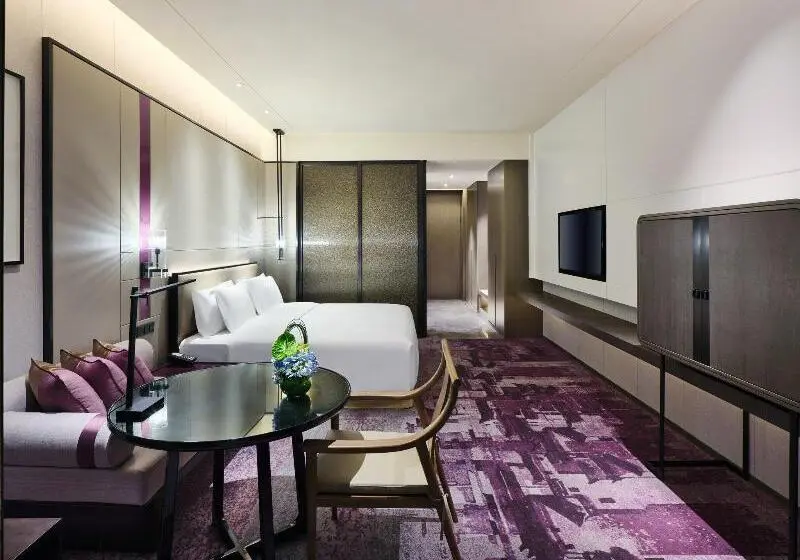 キングサイズベッドのスタンダードルーム, Crowne Plaza Wuxi Lake View By Ihg