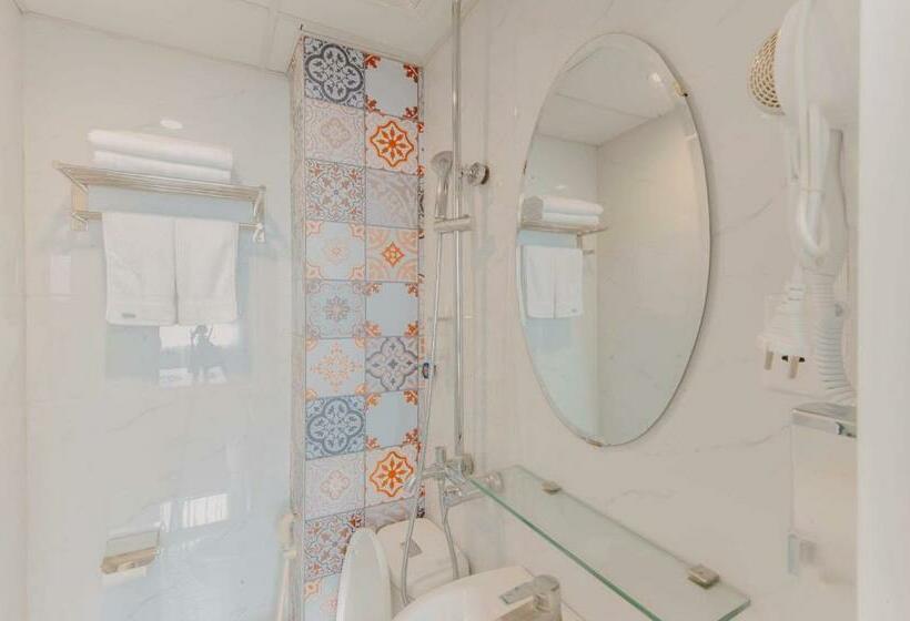 اتاق لوکس خانوادگی, Hanoi Asia