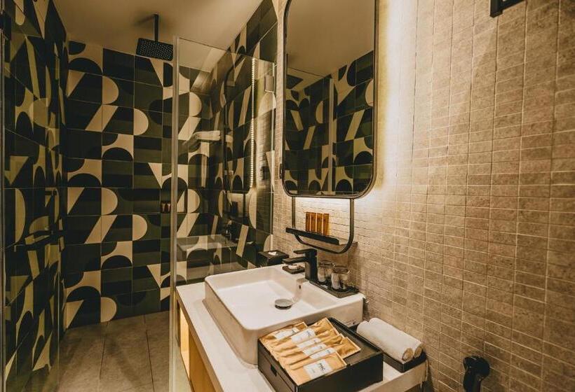 חדר דחוקס עם מיטת קינג, Macalister Hotel Managed By The Ascott Limited