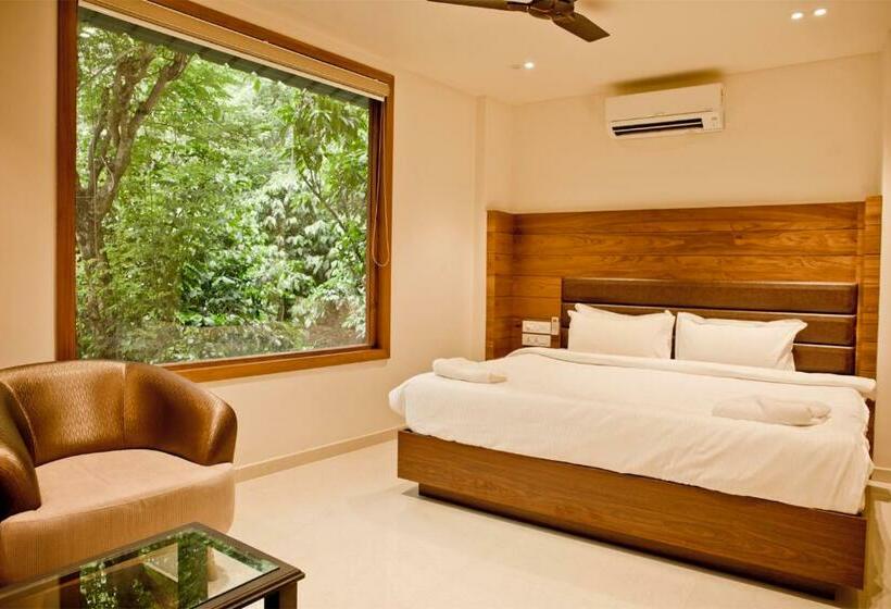 اتاق سوپریور با تخت بزرگ, Wild Saga