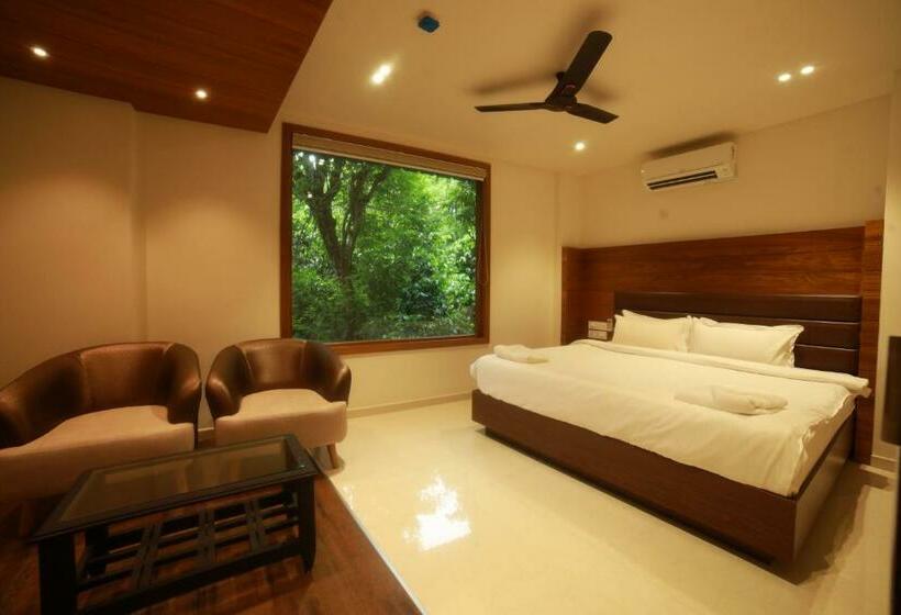 اتاق سوپریور با تخت بزرگ, Wild Saga