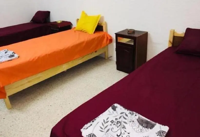 اتاق استاندارد سه نفره, Auberge Alferdaous